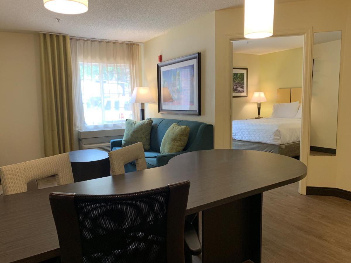 Candlewood Suites Raleigh Crabtree By Ihg Exterior foto